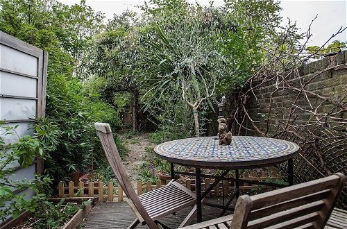 Foto 13 - Charming 3-bedroom Garden Flat In Edwardian Terrace