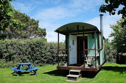 Photo 1 - Cosy Shepherds Hut nr Kynance Cove