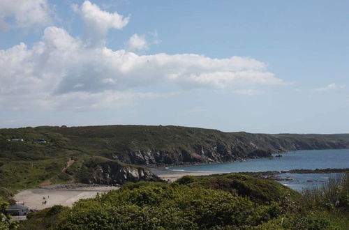 Photo 16 - Cosy Shepherds Hut nr Kynance Cove