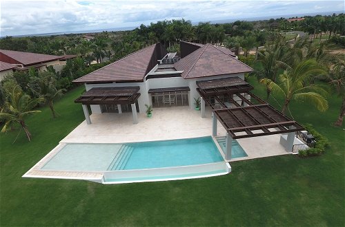 Foto 19 - Casa de Campo Villa for Wedding or Private Events Superb Villa With Huge Lawn Pool Jacuzzi Golf Cart Chef Butler Maid