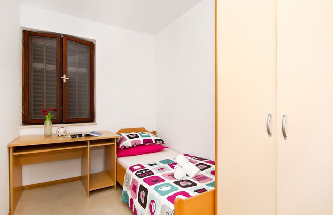 Comfort Apt.w.balcony Near Beach,marjan and Center - Photo 4