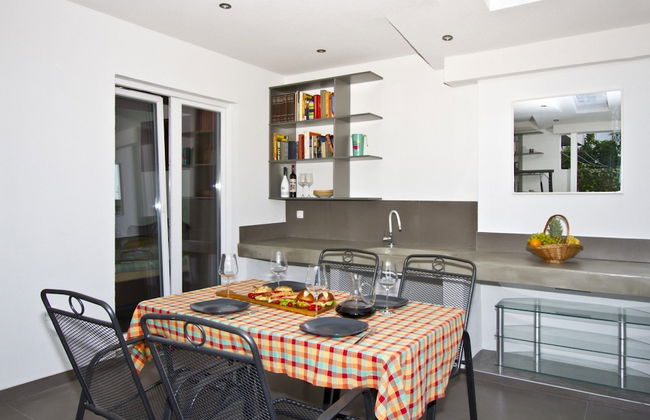 Luxury apt With Roofed Patio Near Beach & Center - Photo 8