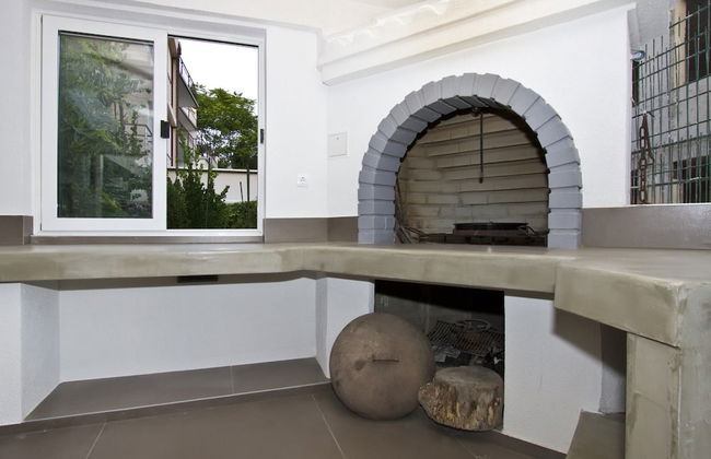 Luxury apt With Roofed Patio Near Beach & Center - Photo 3