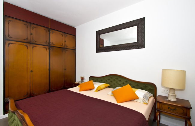 Luxury apt With Roofed Patio Near Beach & Center - Photo 2