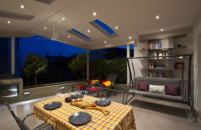 Luxury apt With Roofed Patio Near Beach & Center - Photo 15
