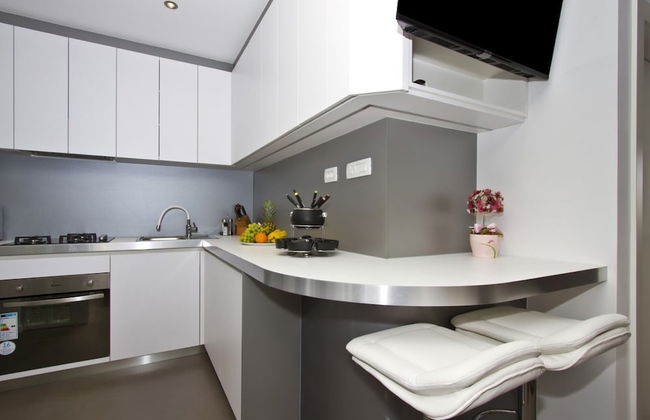 Luxury apt With Roofed Patio Near Beach & Center - Photo 9