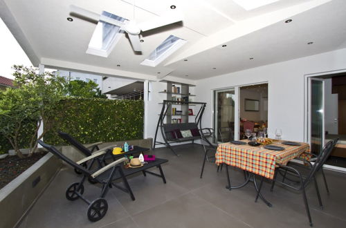 Photo 22 - Luxury apt With Roofed Patio Near Beach & Center