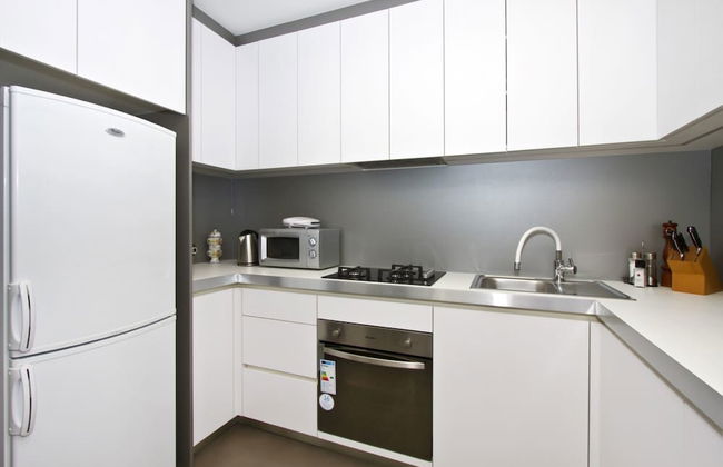 Luxury apt With Roofed Patio Near Beach & Center - Photo 17