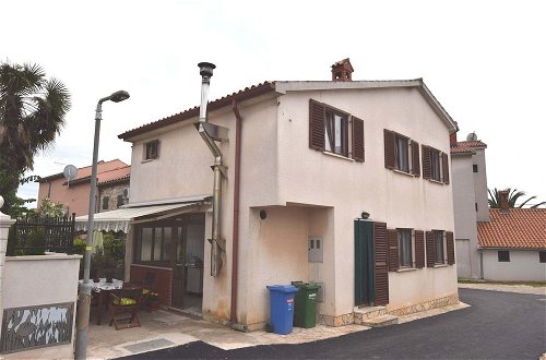 Foto 25 - Comfortable Holiday Home Only 500m to the sea With Outdoor Kitchen, Wifi and Airco