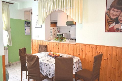 Foto 19 - Comfortable Holiday Home Only 500m to the sea With Outdoor Kitchen, Wifi and Airco