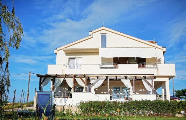Modern Ground Floor Apartment With Private Terrace Near the Sea - Foto 21