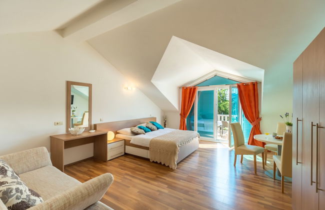 Villa Vinka - Photo 1