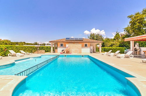 Photo 22 - Alluring Mobile Home in Banjole With Swimming Pool