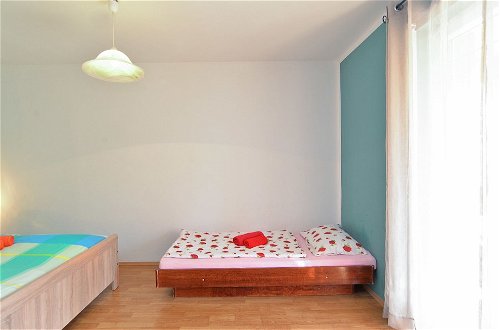 Photo 2 - Apartment 1613
