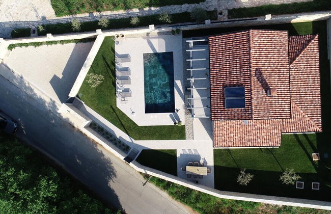 Villa Renata With Sauna Private Pool Jacuzzi - Photo 29