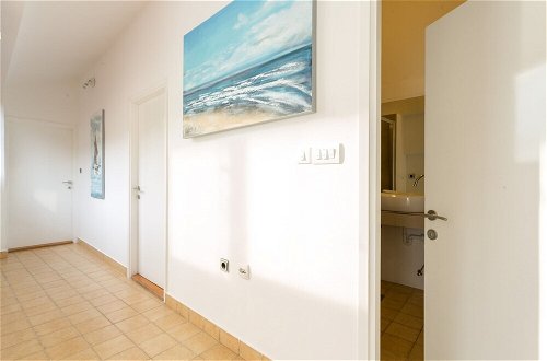 Photo 11 - Large 150 m2 apt With Pool and 500 m2 Garden