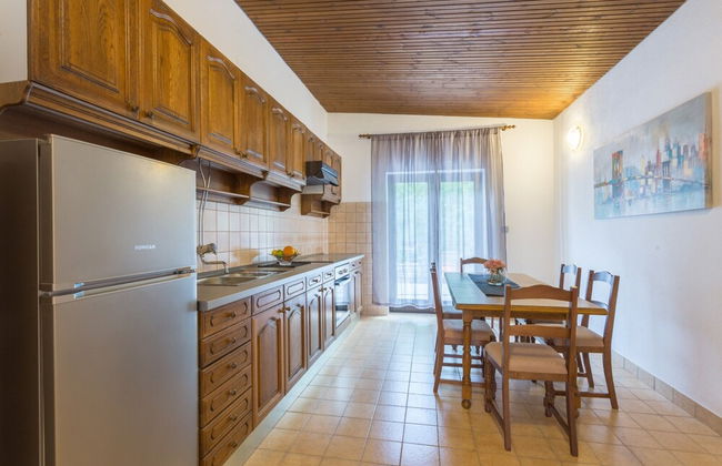 Large 150 m2 apt With Pool and 500 m2 Garden - Foto 12