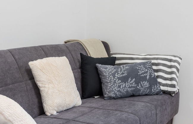 Bright 2BDR Apt near Main Bus Station-FREE PARKING - Foto 9