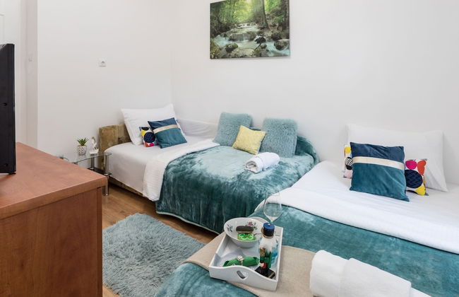 Bright 2BDR Apt near Main Bus Station-FREE PARKING - Foto 2