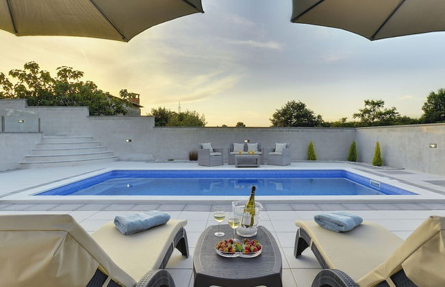 Detached House With Private Pool Near the Coast - Foto 30