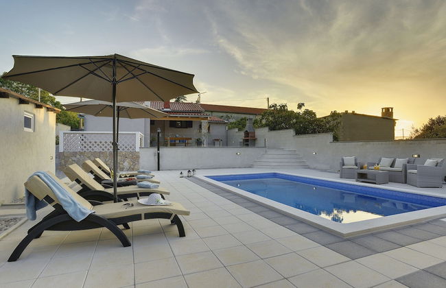 Detached House With Private Pool Near the Coast - Foto 31