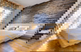 Foto 2 - Modern Holiday Home With Swimming Pool, Terrace With Bbq, Near the Center of Pula