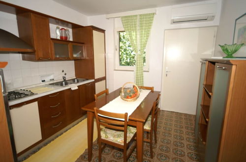 Photo 7 - Charming Holiday Home in Pula Near Beach