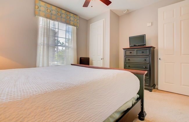 Lakefront Luxury - Photo 19