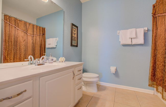 Lakefront Luxury - Photo 20