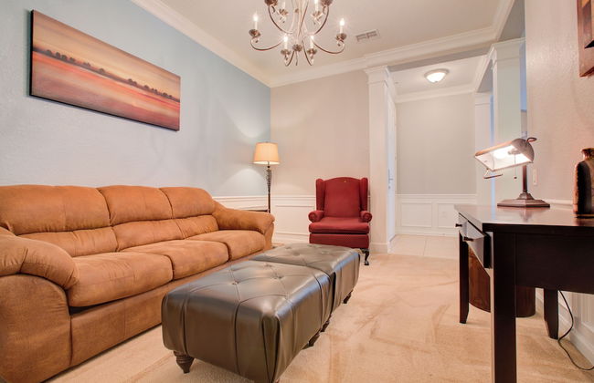 Lakefront Luxury - Photo 11