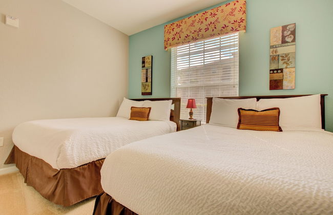 Lakefront Luxury - Photo 22