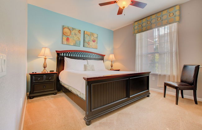 Lakefront Luxury - Photo 18