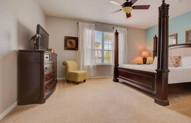 Lakefront Luxury - Photo 13