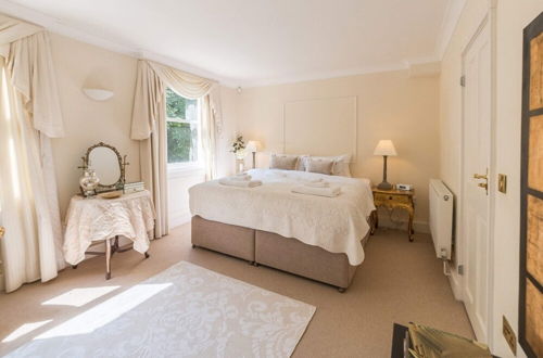 Photo 11 - Elegant 3 Bedroom Home Located in South Kensington