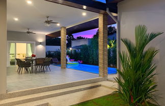 Photo 2 - Private Villa with Pool near Laguna