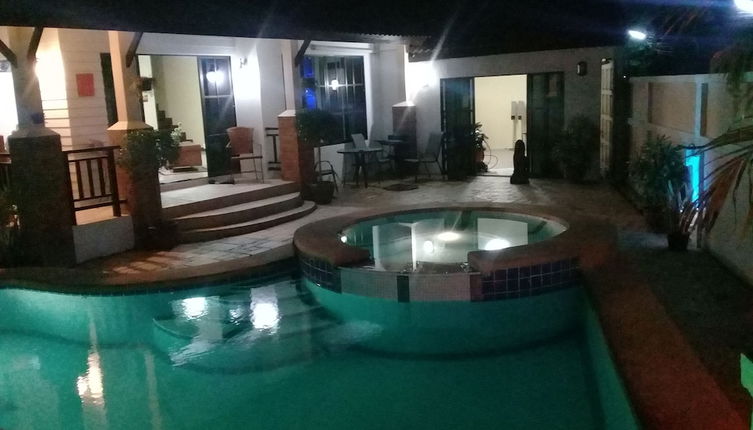 Photo 1 - 4 Bedroom House & Private Pool Pattaya