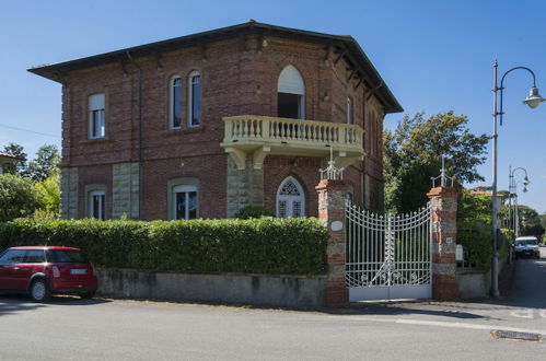 Foto 25 - Fantastic Liberty Villa in the Heart of Versilia