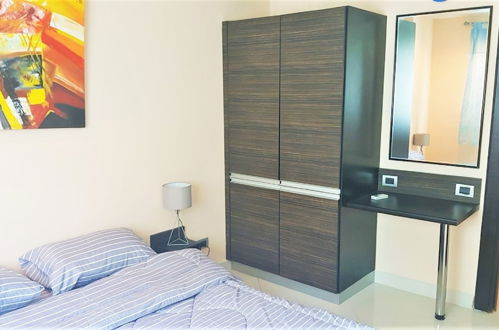 Photo 4 - 1 bed Condo With Direct Pool Access, Jomtien