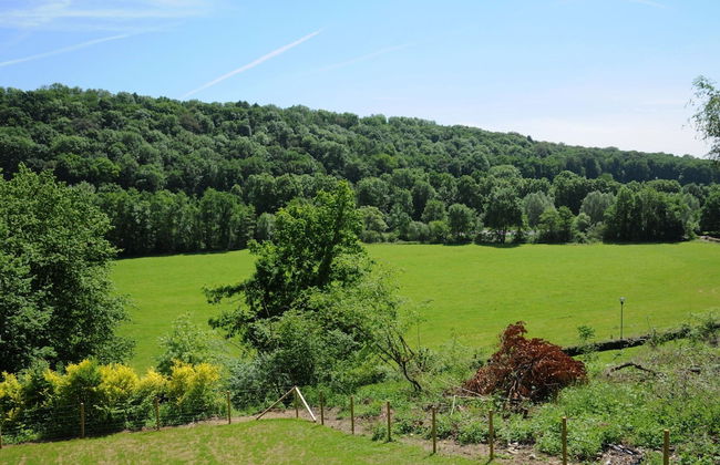 Spacious Chalet Located at Bomal with Hot Tub & Garden Parlour - Foto 23