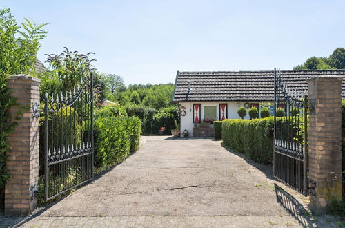 Foto 2 - Countryside Holiday Home in Mechelen With Terrace