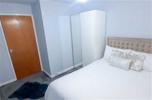 Foto 5 - Entired Apartment Near Manchester City Centre, M15