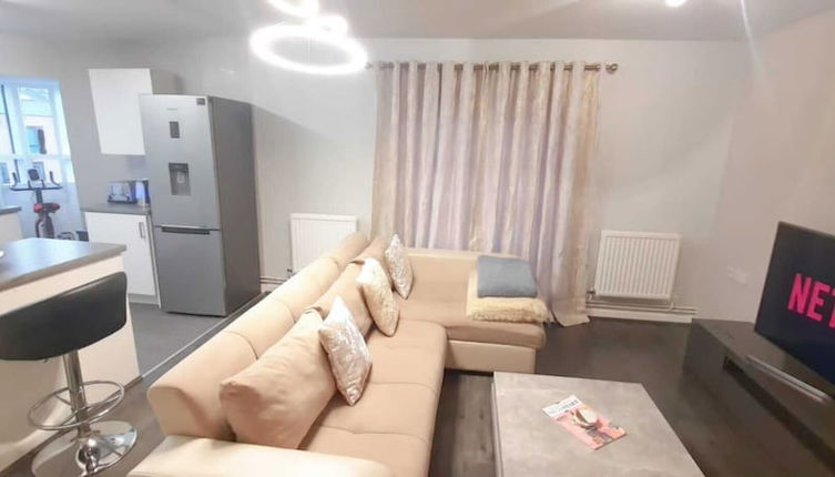 Photo 1 - Entired Apartment Near Manchester City Centre, M15