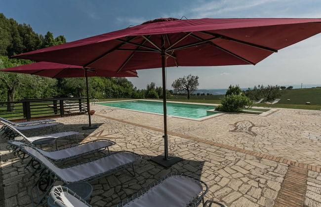 Luxury, Modern Apartment With Pool and Stunning Views - Foto 15
