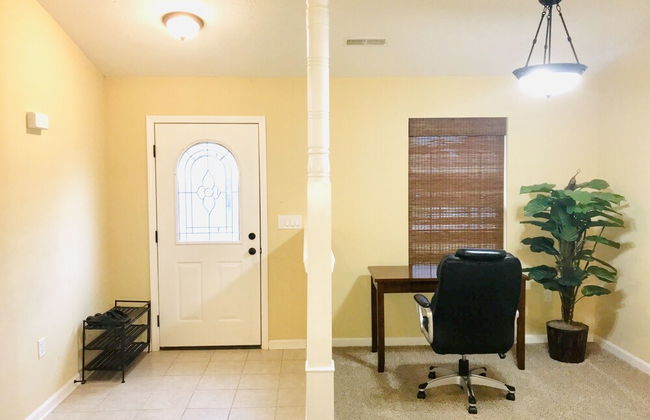 Spacious 3 BR Ranch House W Patio Yard in a Quiet Suburb - Foto 32