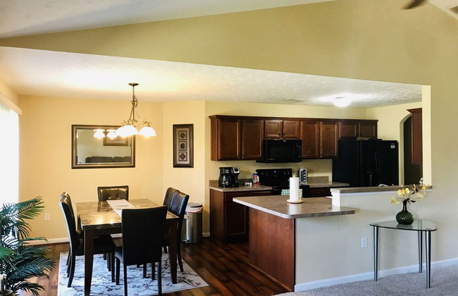 Spacious 3 BR Ranch House W Patio Yard in a Quiet Suburb - Foto 15