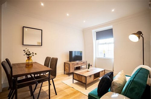 Photo 25 - Luxe 1 & 2 Bed Apts Brighton By Sojo Stay