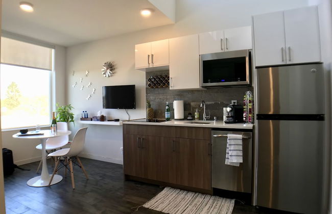 Modern Capitol Hill Studio - Photo 9