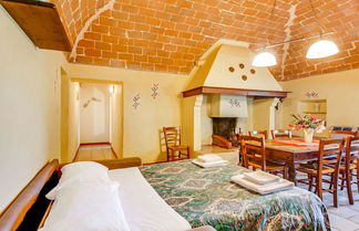 Foto 1 - Farmhouse in Montescudaio with Shared Pool near Sea & Park