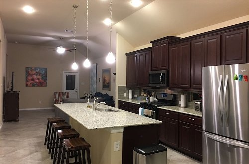 Foto 9 - Brand New Home 4BR2B in West Houston