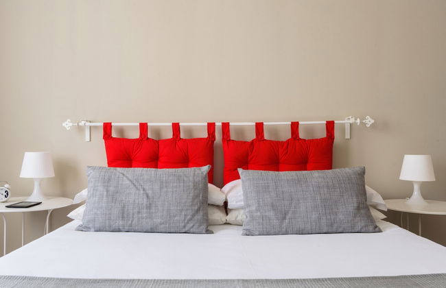 Home at Hotel Reina - Photo 9